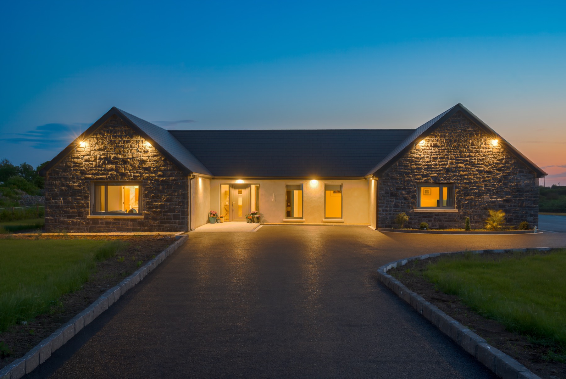 The Lodge — stone garden guest house at Skylark Lodge, Oranmore